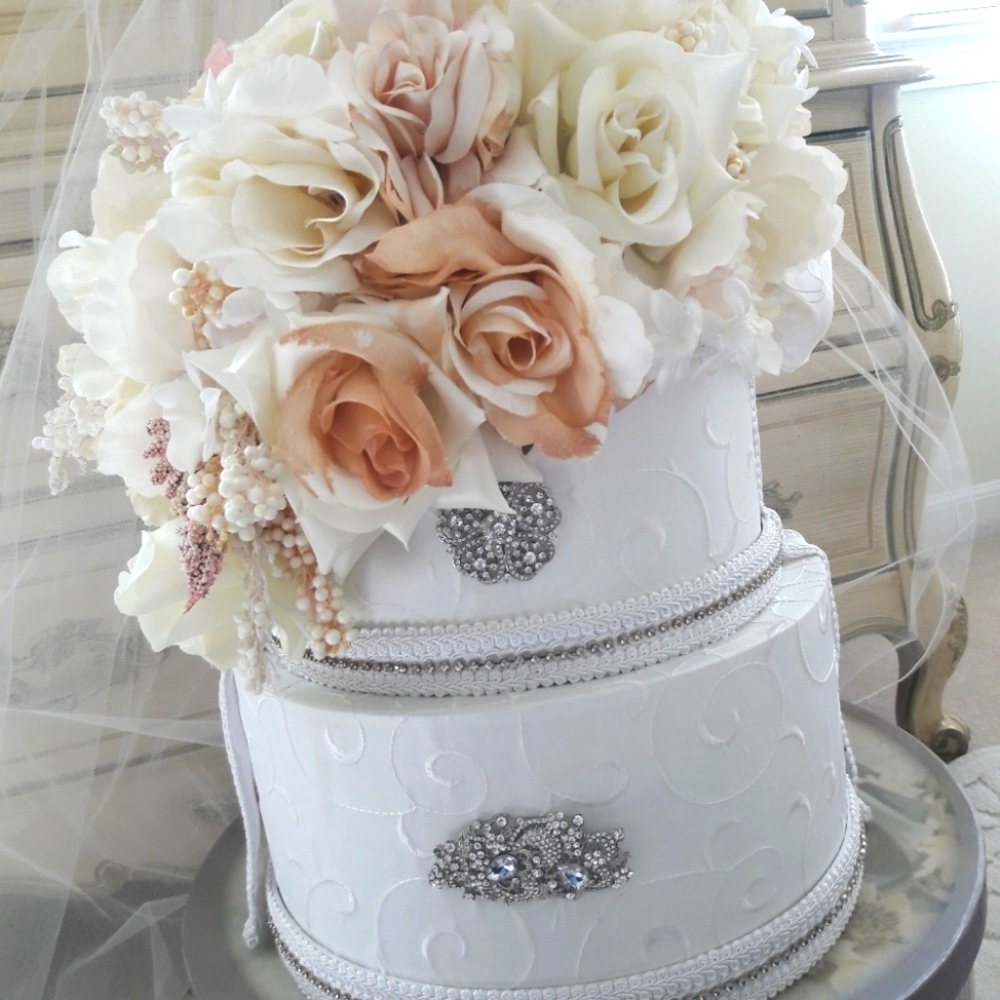 STUNNING VINTAGE INSPIRED WEDDING ENVELOPE HOLDER!